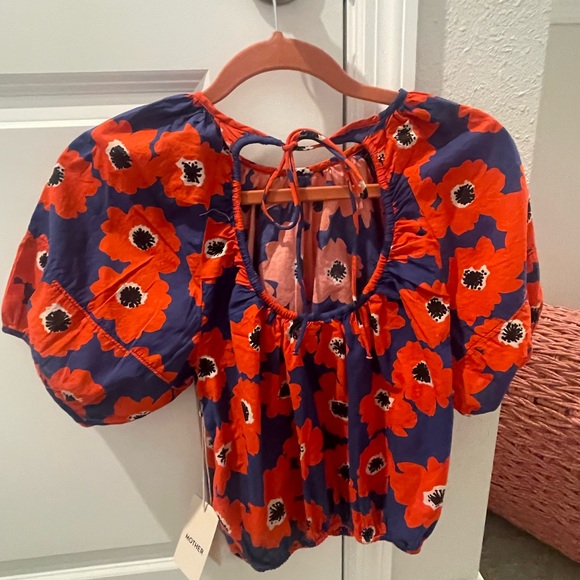 MOTHER Vibrant Red and Navy Floral Crop Top - Picture 5 of 6